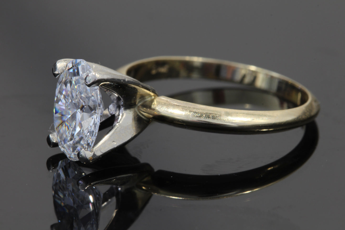 Oval lab diamond solitaire 1.54ct.