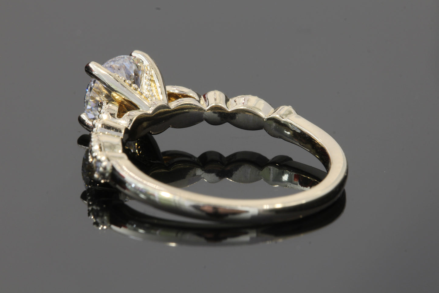 Vintage-Inspired Engagement Ring with a 1.05 Ct lab
