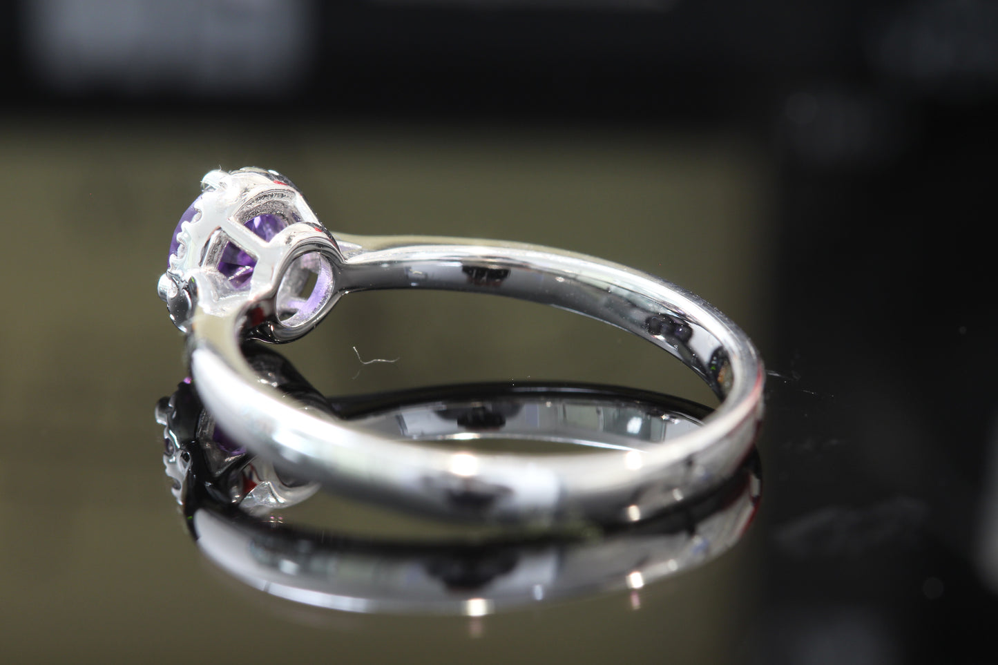 Amethyst ring 10k white gold
