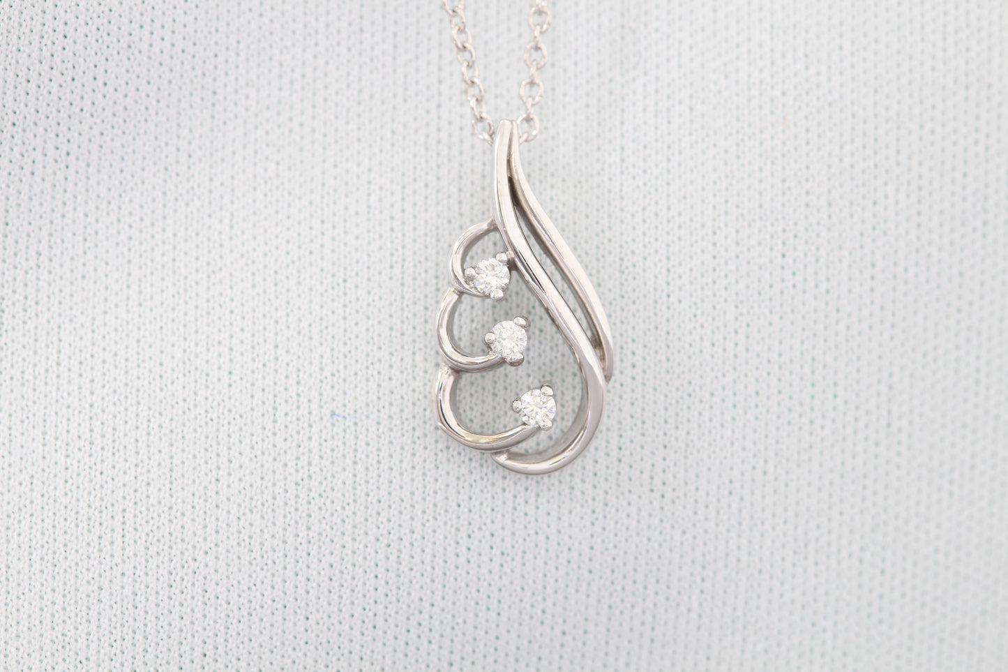 14k diamond pendant