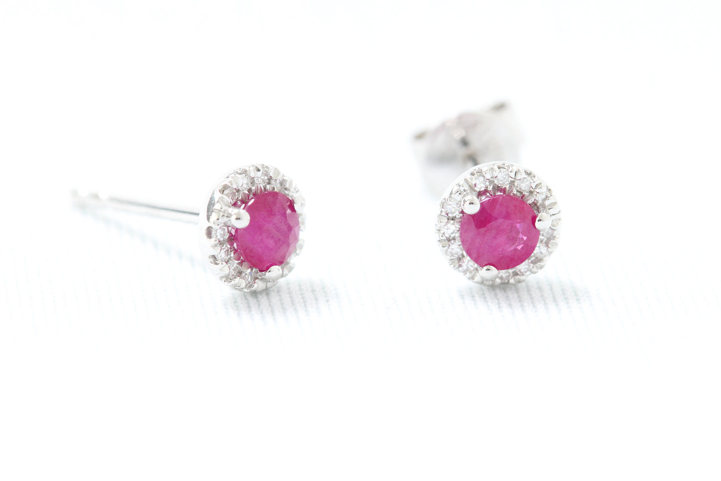 10k gold ruby stud earrings