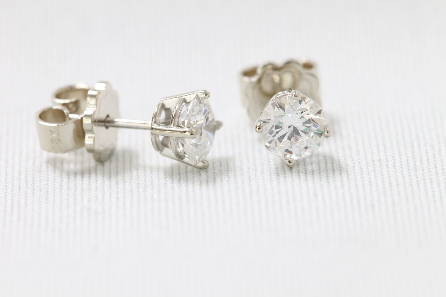 18k lab diamond studs 1.00 carat