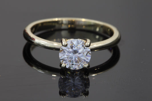 Moissanite fancy setting 14k