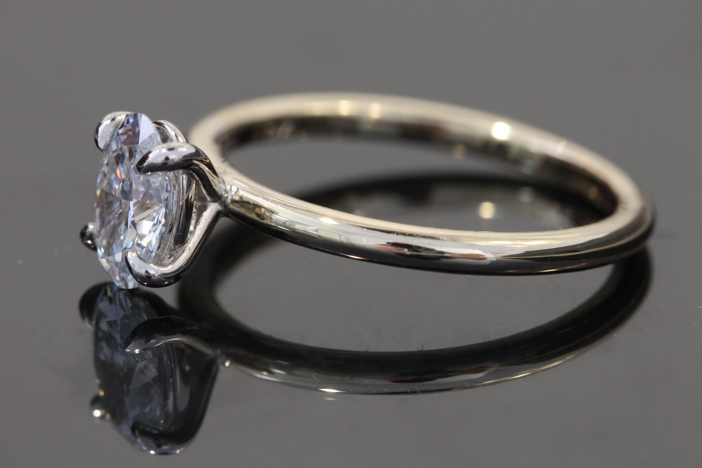 Oval Lab Solitaire.