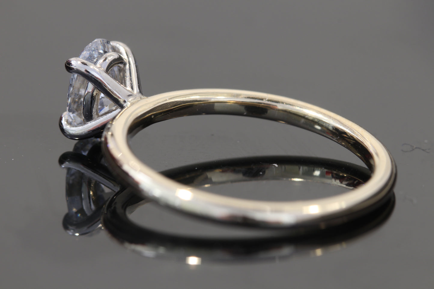 Oval Lab Solitaire.