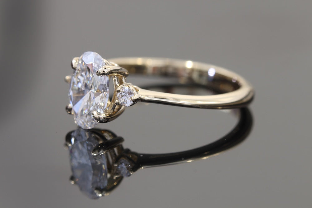 Accented Oval