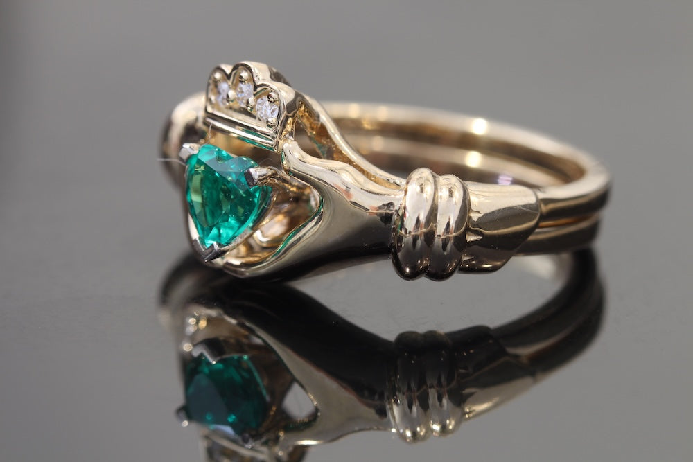 Claddagh Engagement Ring Set