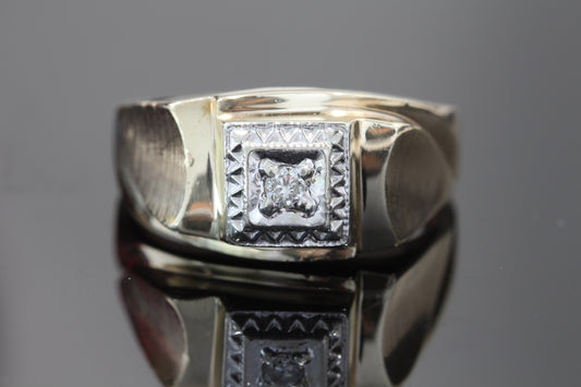 Estate men's diamond ring 10k