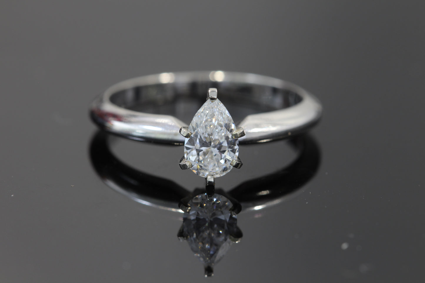 14kw Lab diamond engagement ring