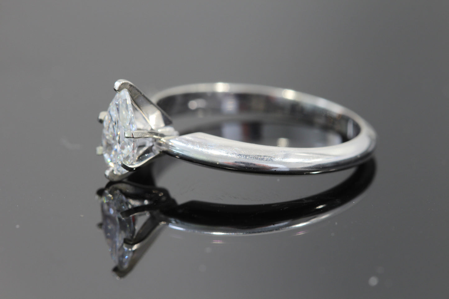 14kw Lab diamond engagement ring