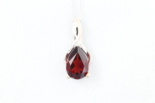 14k gold pear garnet necklace