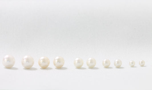 14k Freshwater cultured pearl stud earrings
