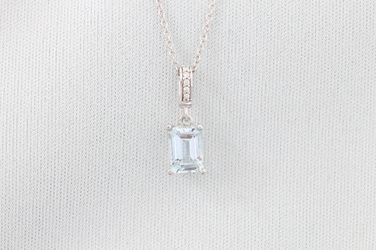 14k aquamarine necklace