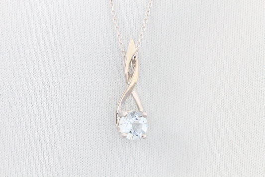 14k aquamarine necklace