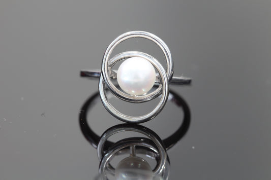 14k pearl ring