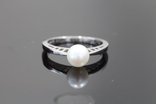 14k pearl ring