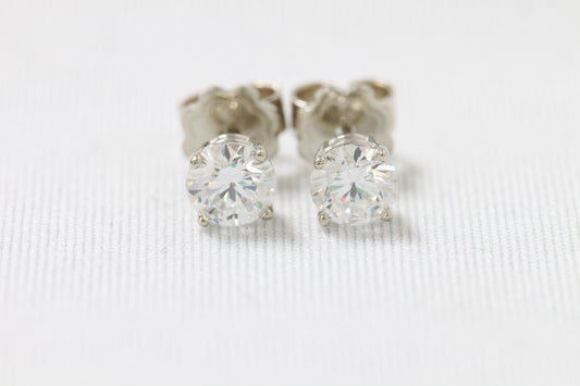 18k lab diamond studs 1.00 carat