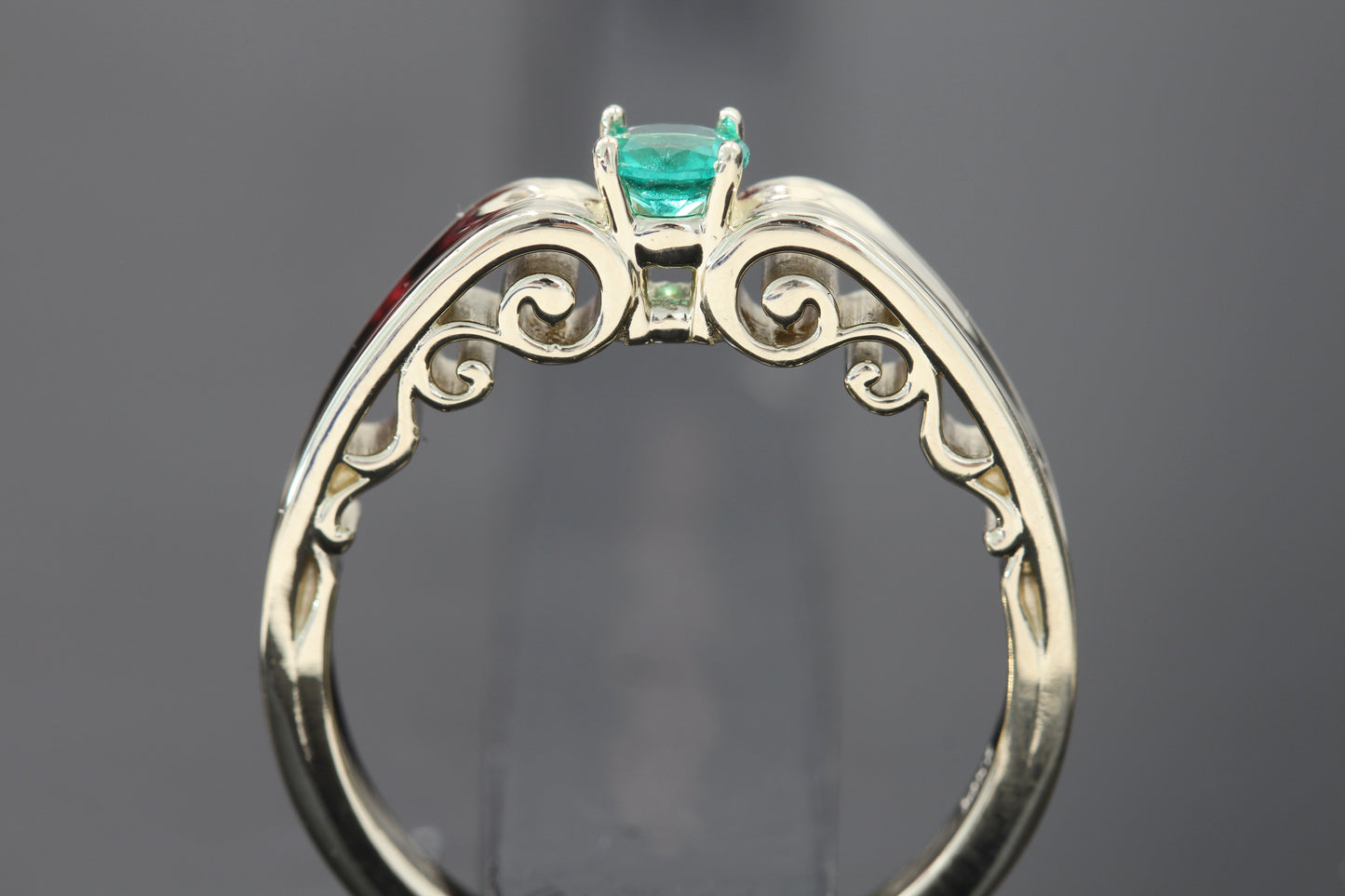 14k Emerald ring