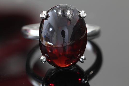 Silver garnet ring 13.36 carat