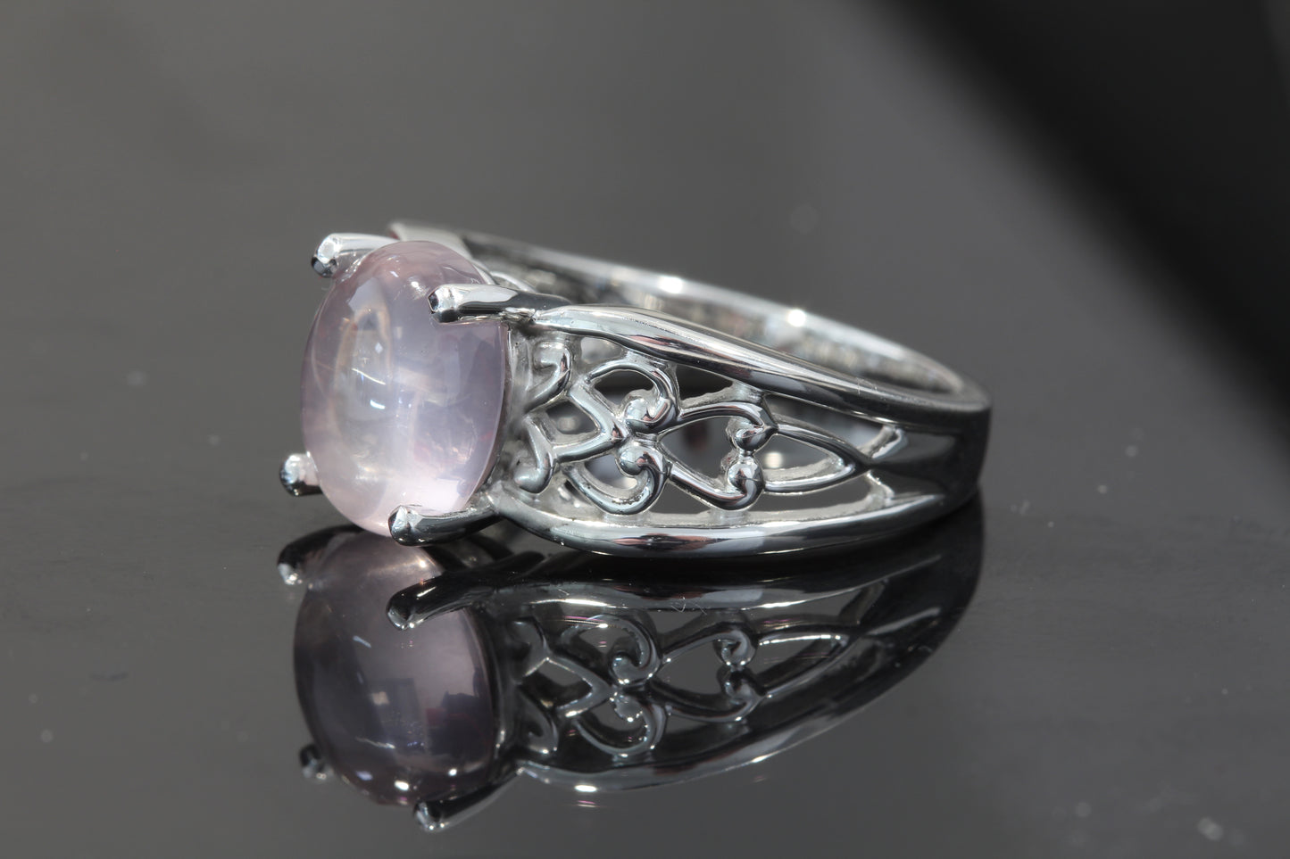 Silver rose quartz ring