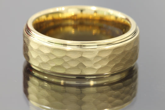 Tungsten ring yellow hammered center with stepped edge 8mm.