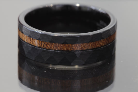 Tungsten ring with black hammered with Hawaiian Koa wood inlay 8mm.
