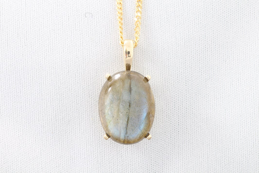 Labradorite Pendant in 14k yellow gold